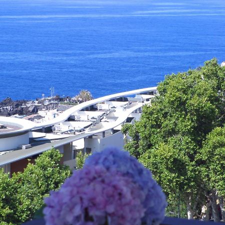 פונשל Tranquil Ocean View Apartment מראה חיצוני תמונה